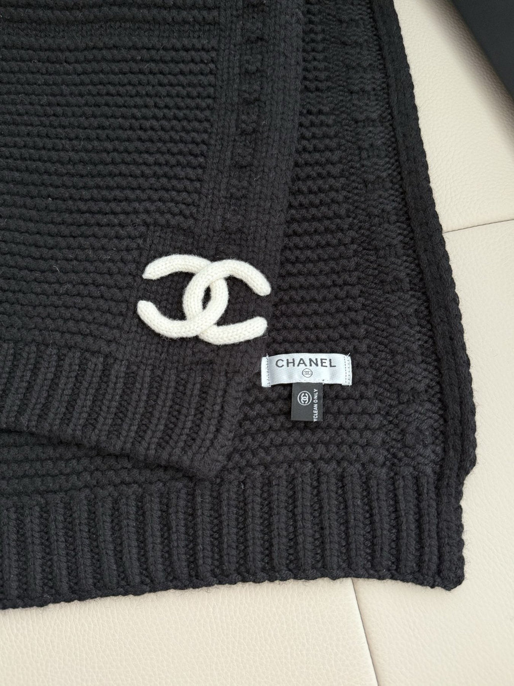 Chanel Black Rib-Knit Logo Scarf — detail