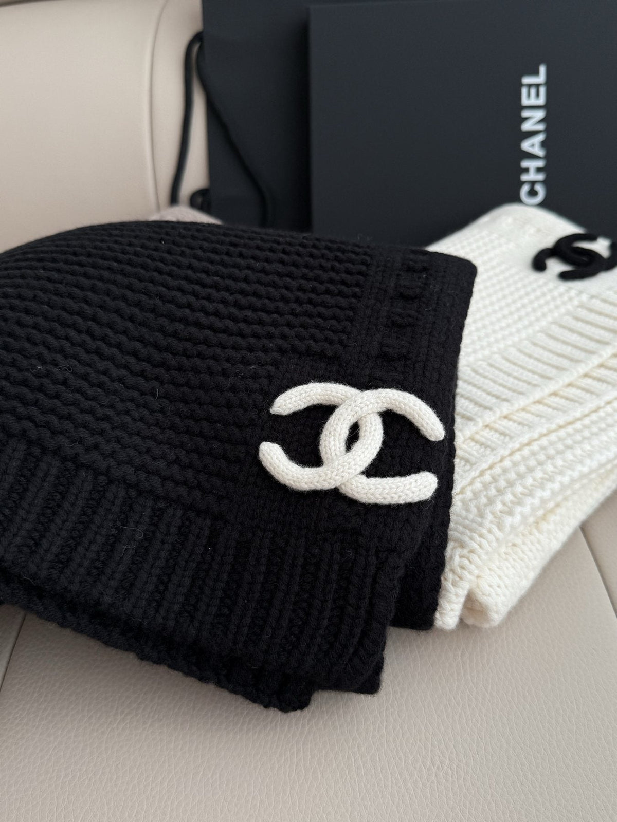 Chanel Black Ribbed Knit Scarf — detail