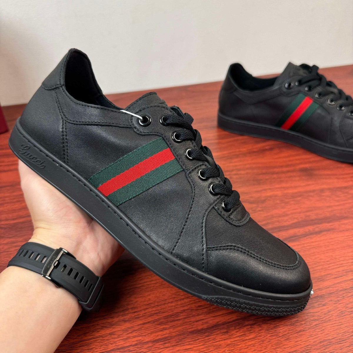 Gucci Green and Red Stripe Sneakers — model