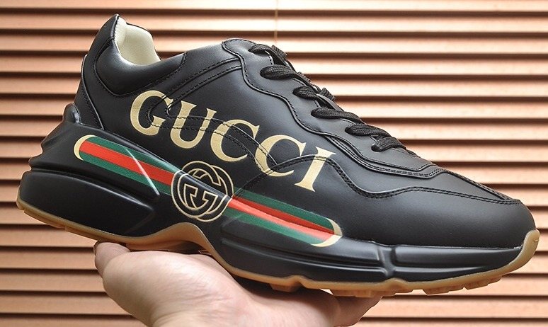 Gucci Logo Stripe Low-Top Sneakers — hero