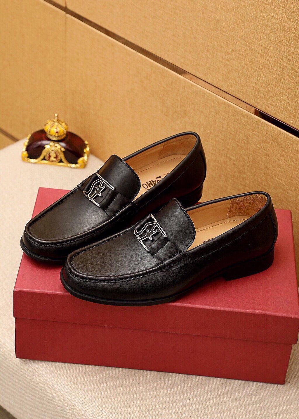Ferragamo Black Metal Hardware Loafers — front