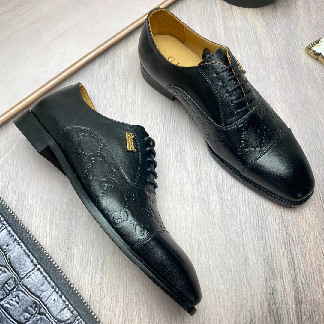 Gucci Black Embossed Lace-Up Dress Shoes — side
