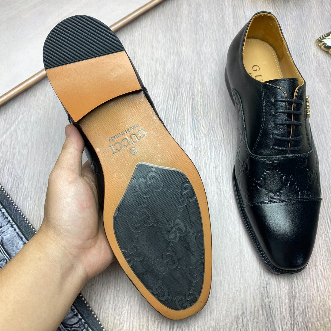 Gucci Black Embossed Lace-Up Dress Shoes — side