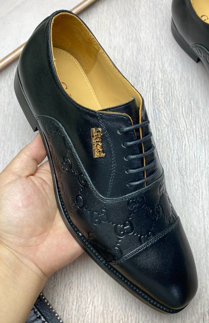 Gucci Black Embossed Lace-Up Dress Shoes — front