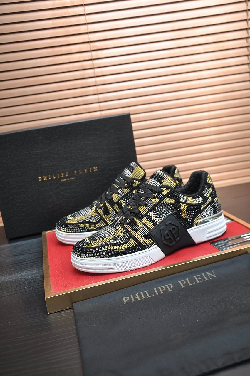 Philipp Plein Black & Gold Patterned Sneakers — model