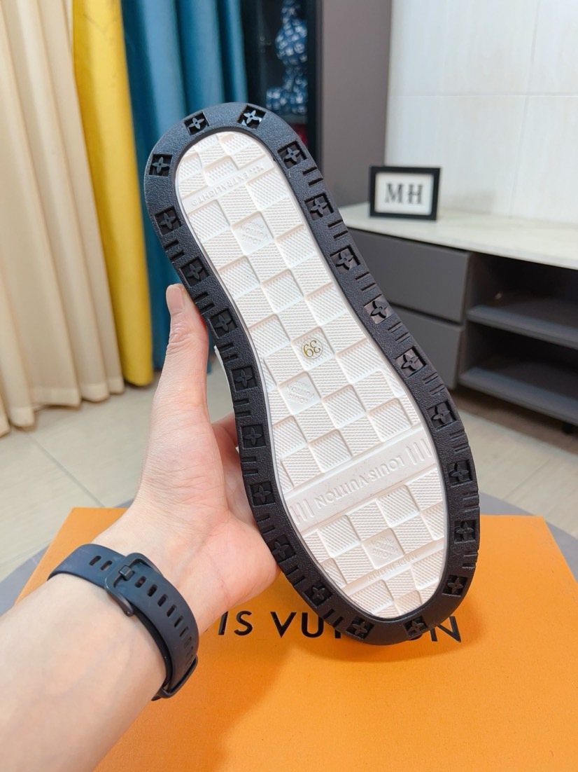 Louis Vuitton Beige-Brown Patterned Sneakers — detail