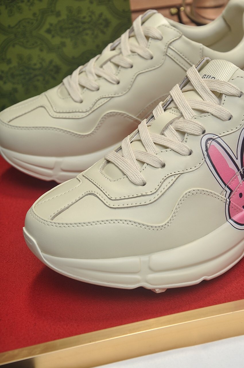 Gucci Ivory Pink Bunny Graphic Chunky Sneakers — detail