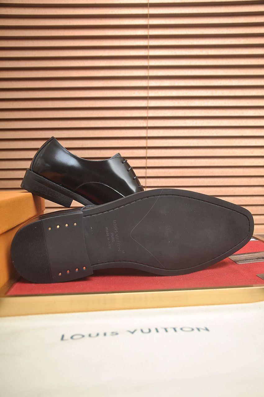 Louis Vuitton Checkerboard Lace-Up Dress Shoes — side