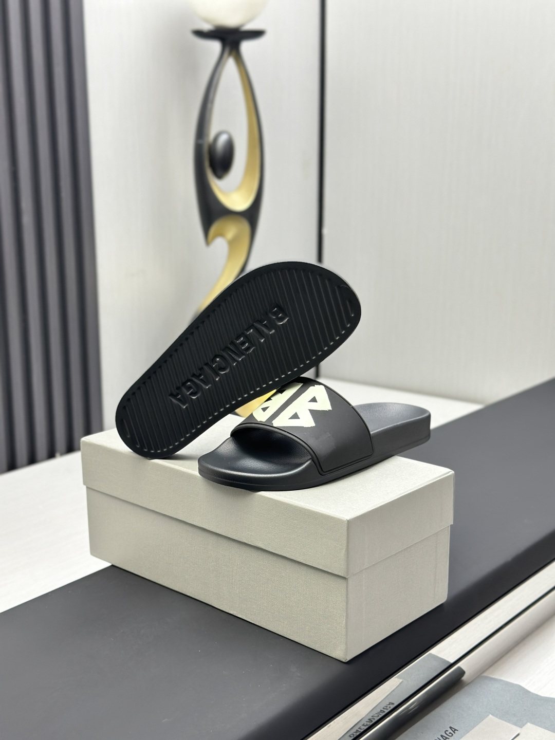 Balenciaga Logo Slide Sandals — detail