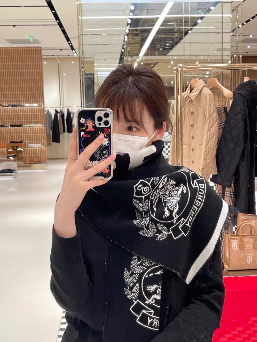 Burberry Black and Ivory Fringed Scarf — model
