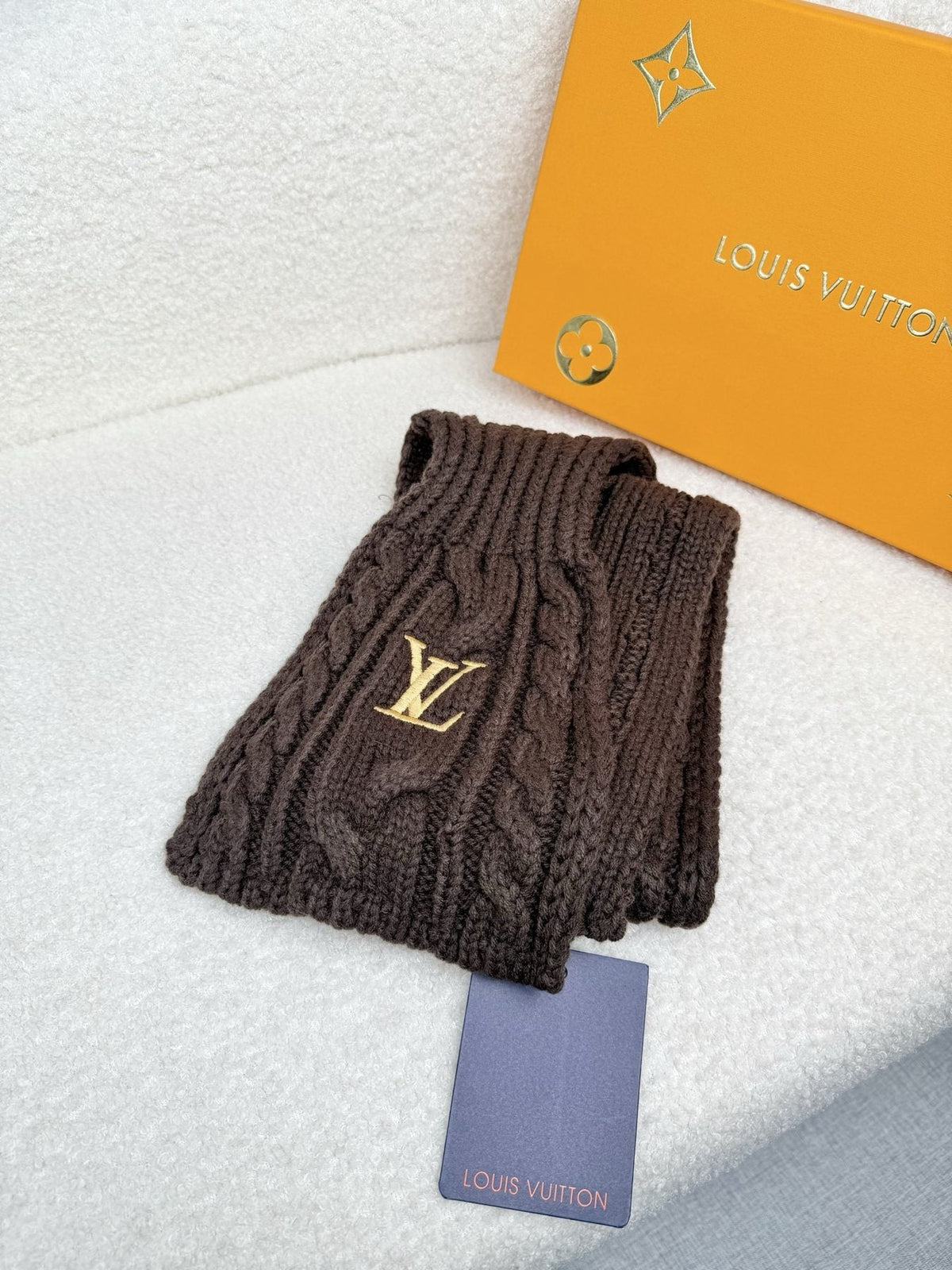 Louis Vuitton Dark Brown Knit Scarf — detail