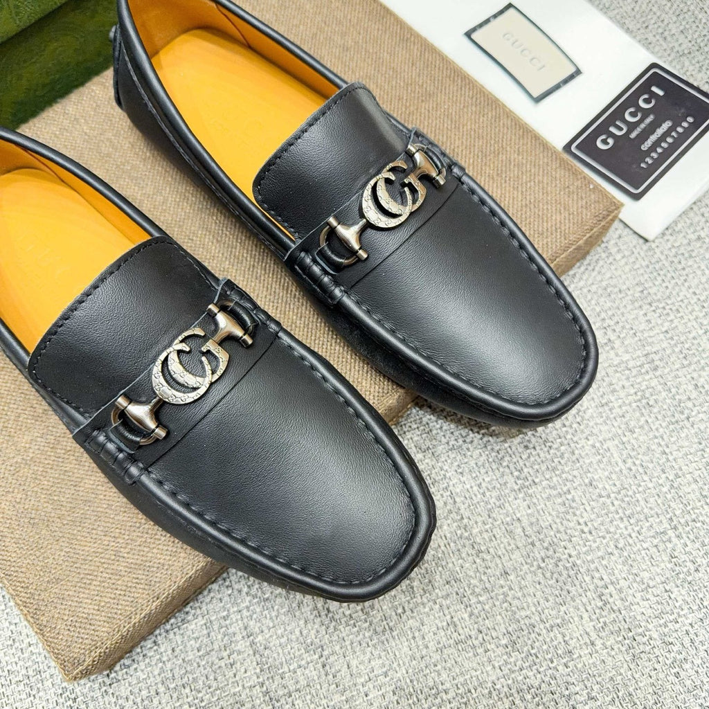 GUCCI Black Metal-Detail Loafers — detail