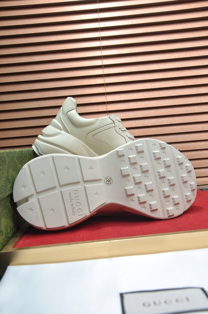Gucci Bear Graphic Low-Top Sneakers — detail