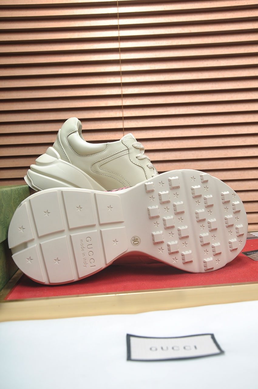 GUCCI Off-White Pink Graphic Sneakers — side