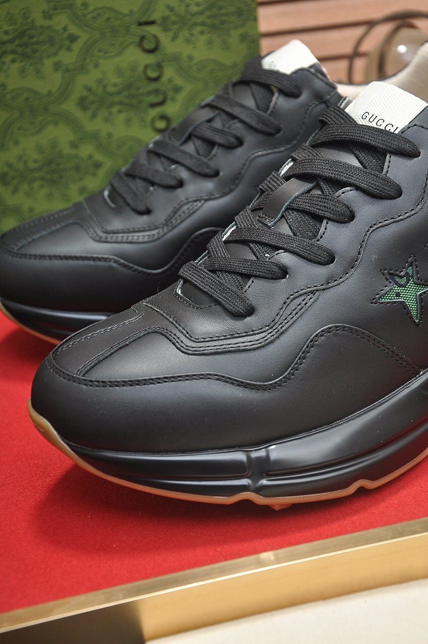 GUCCI Black and Green Star Sneakers — detail