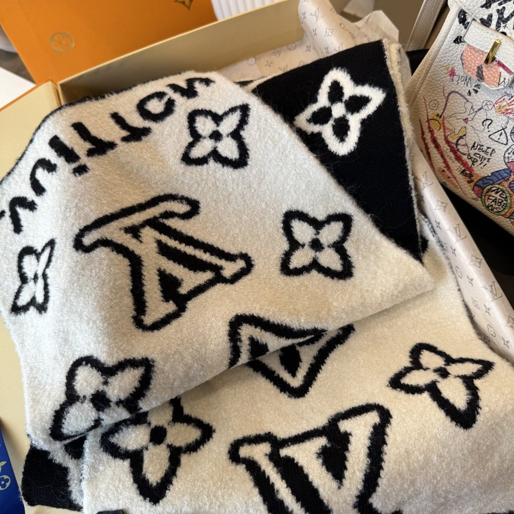 Louis Vuitton Black & Ivory Monogram Scarf — detail