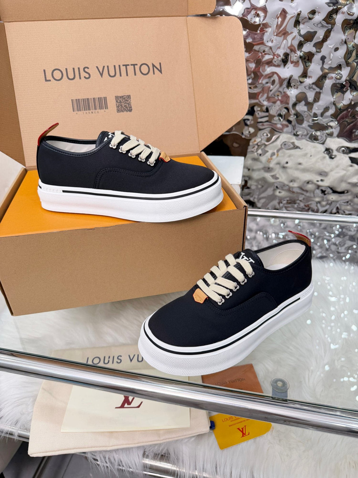 Louis Vuitton Black Low-Top Sneakers — hero