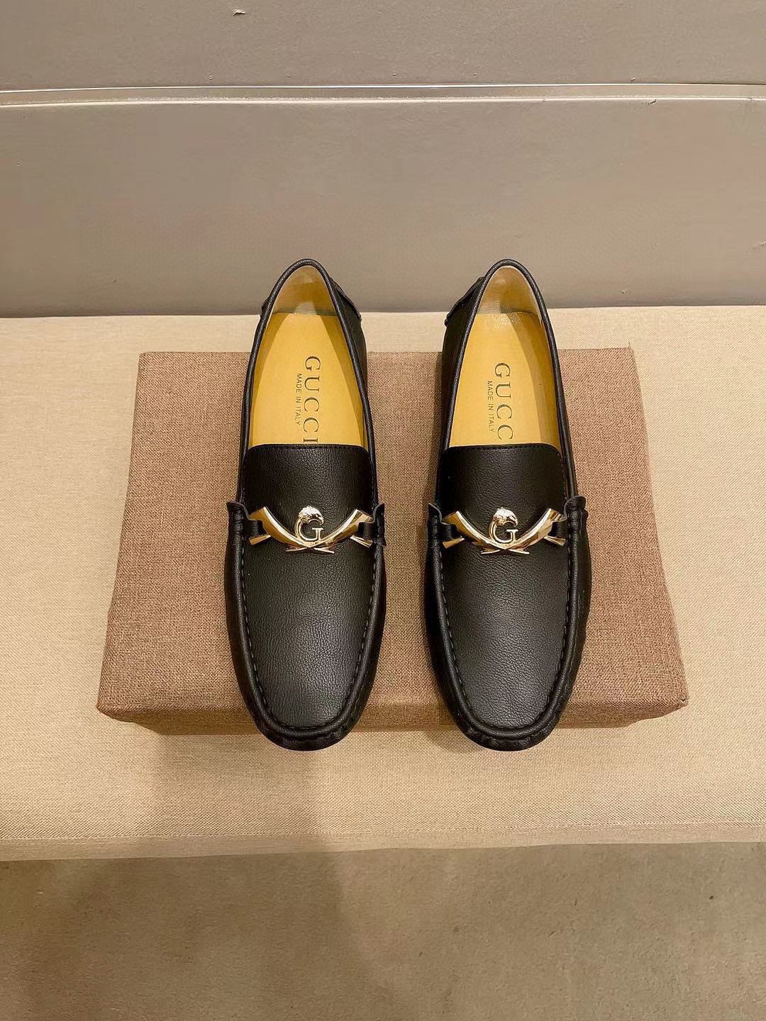 Gucci Black Horsebit Loafers — hero