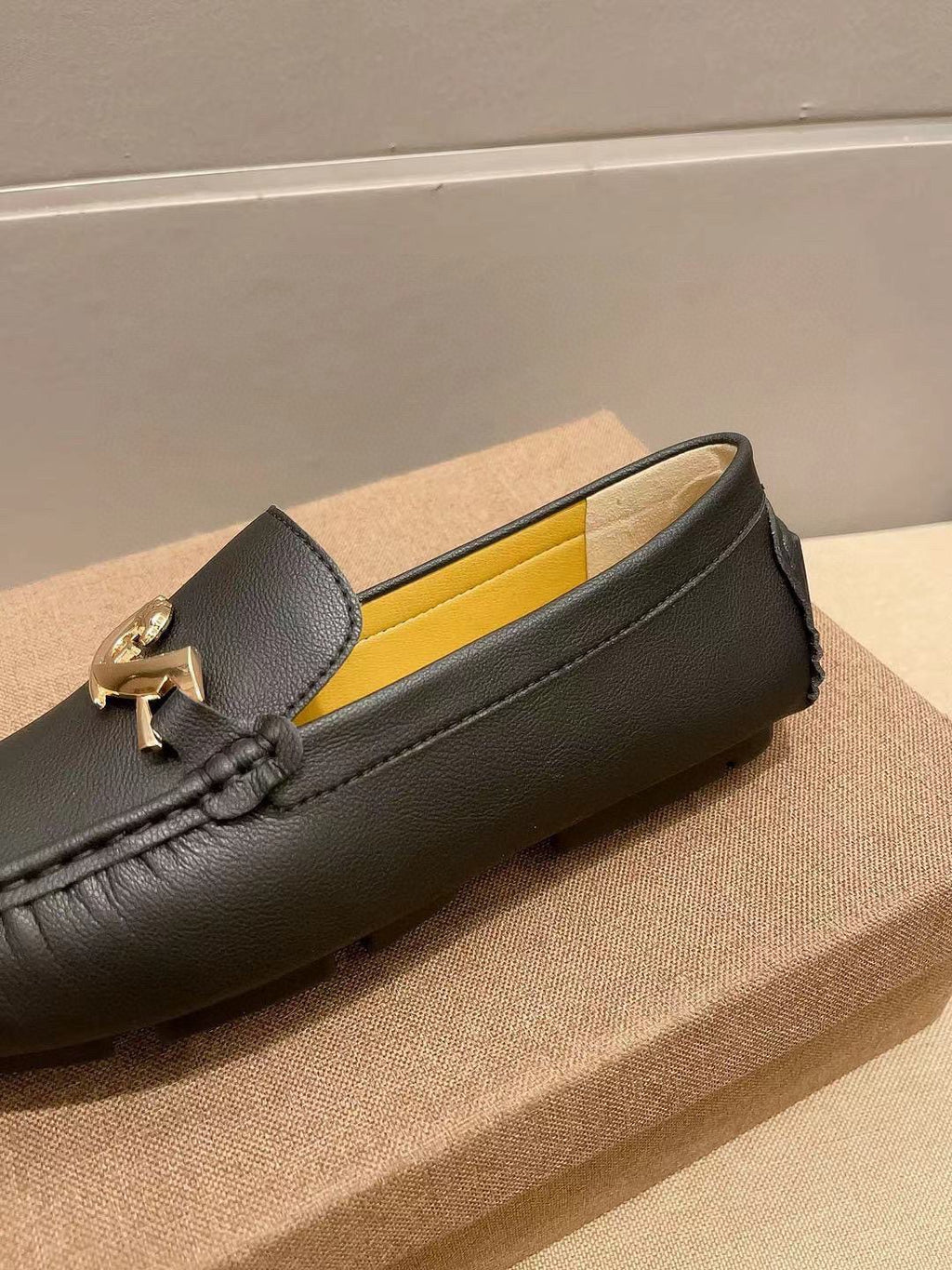 Gucci Black Horsebit Loafers — detail