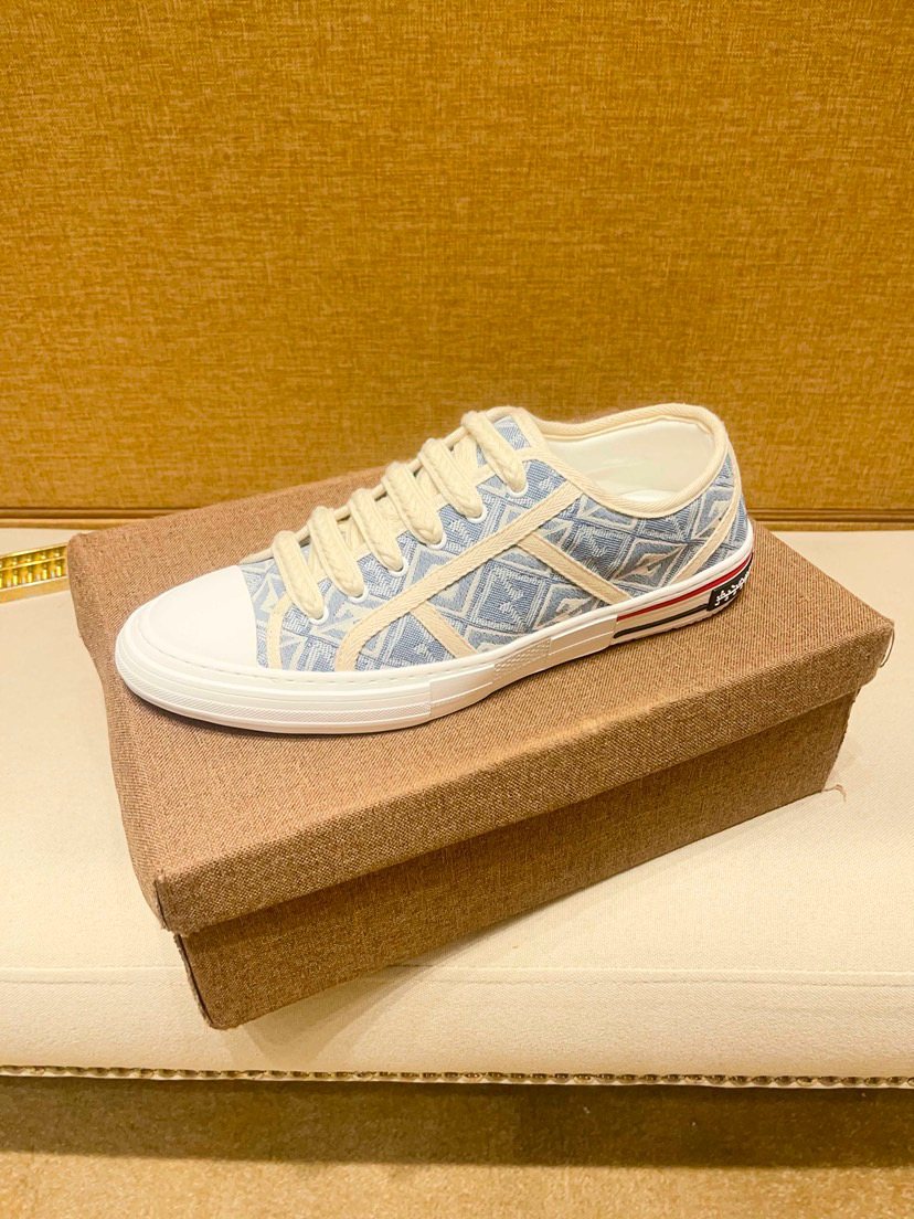 Men’s Pale Blue Patterned Low-Top Sneakers — side
