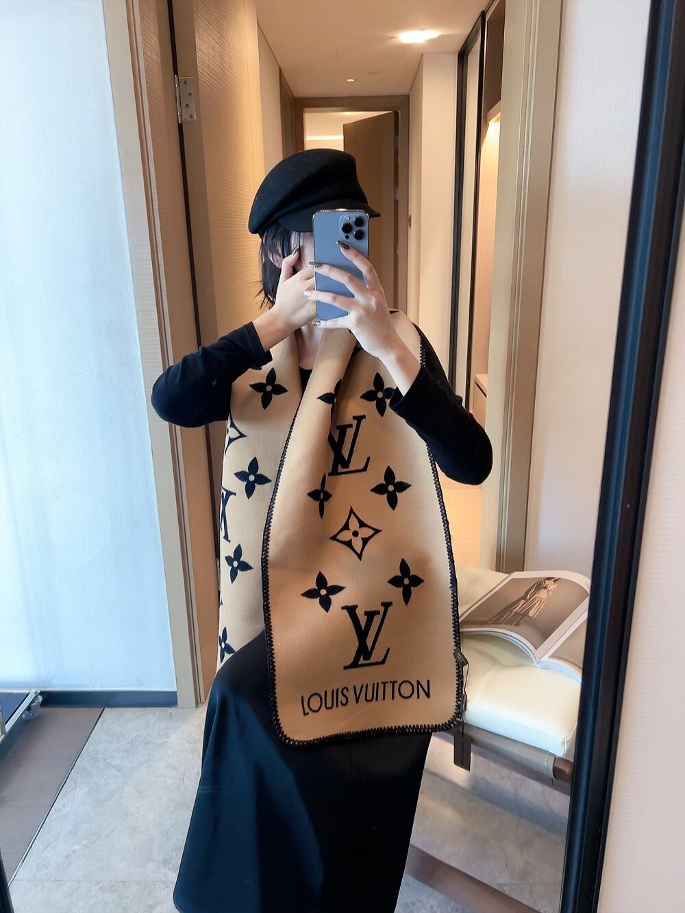 Louis Vuitton Monogram Contrast Scarf — hero