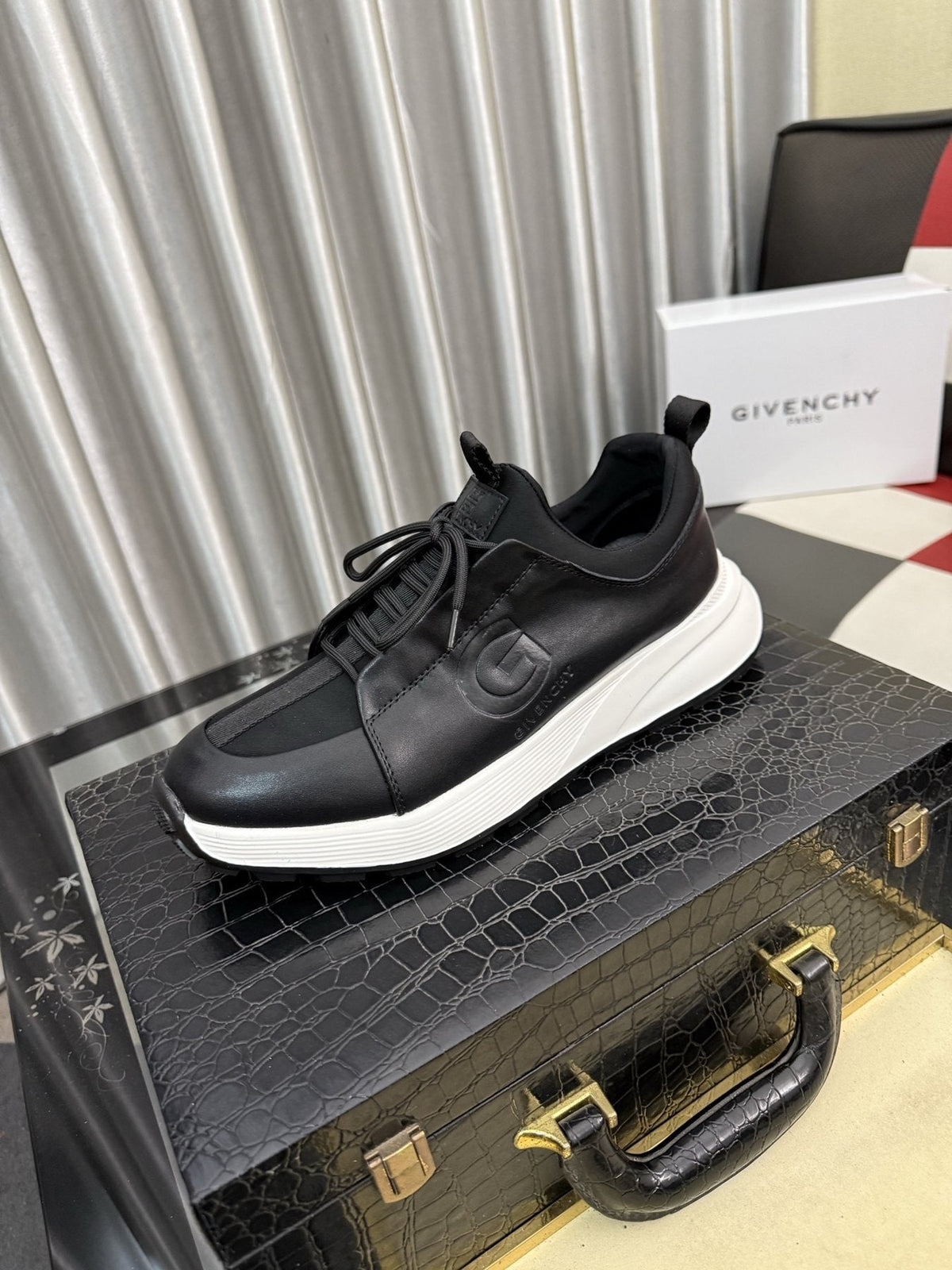 GIVENCHY Low-Top Logo Strap Sneakers — front