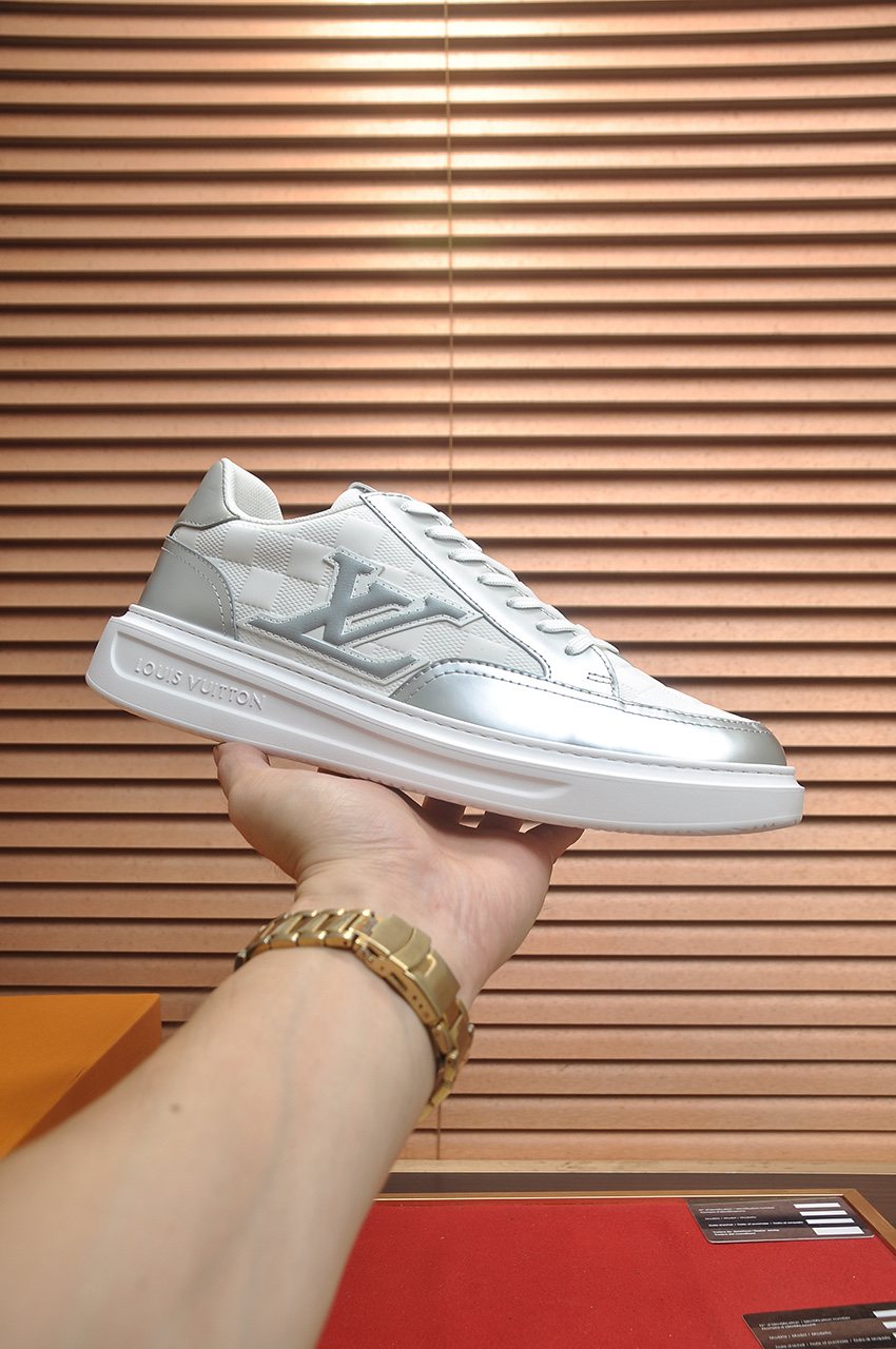 Louis Vuitton Paneled Low-Top Sneakers — model