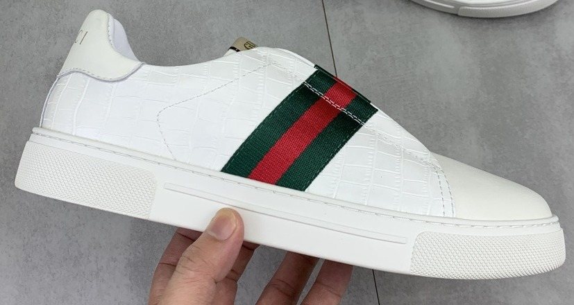微商相册测试鞋子-Gucci Web Stripe Slip-On Sneakers — front