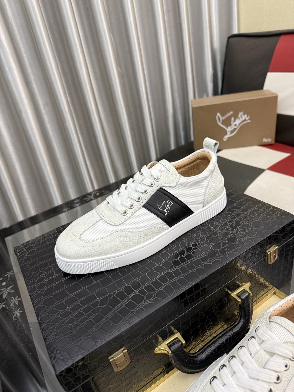 Christian Louboutin Script-Accent Low-Top Sneakers — front