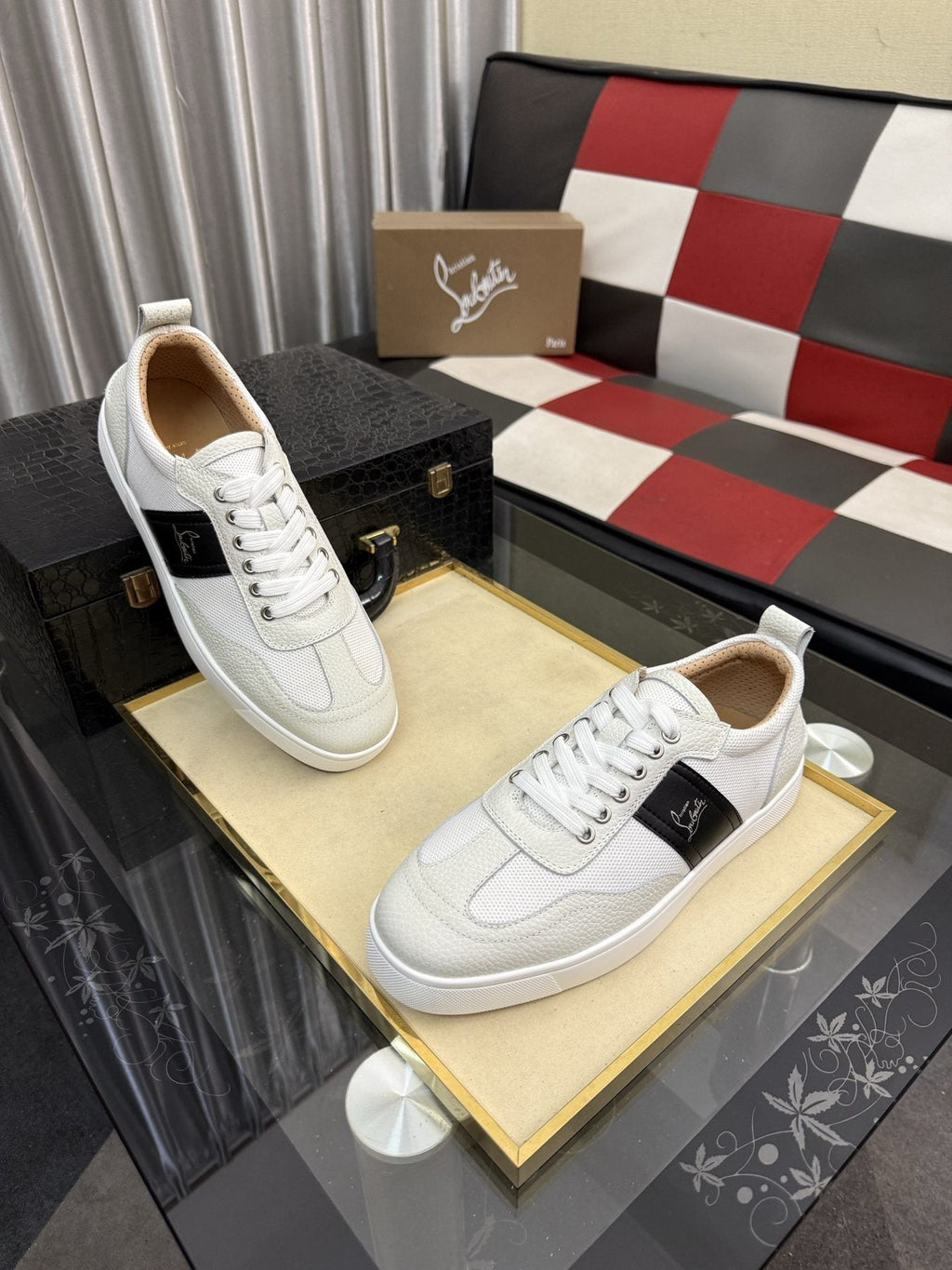 Christian Louboutin Script-Accent Low-Top Sneakers — front