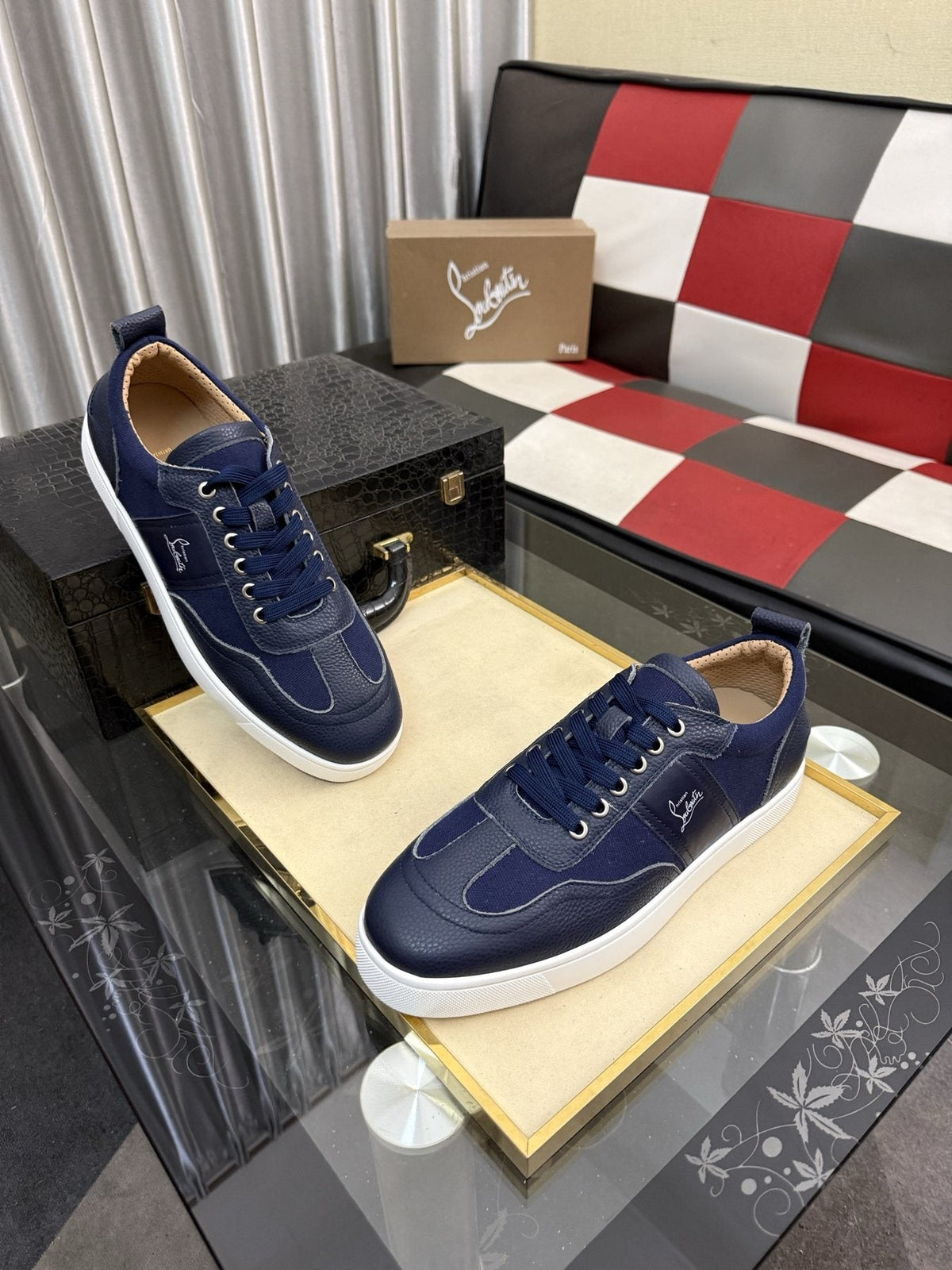 Christian Louboutin Script-Accent Low-Top Sneakers — front