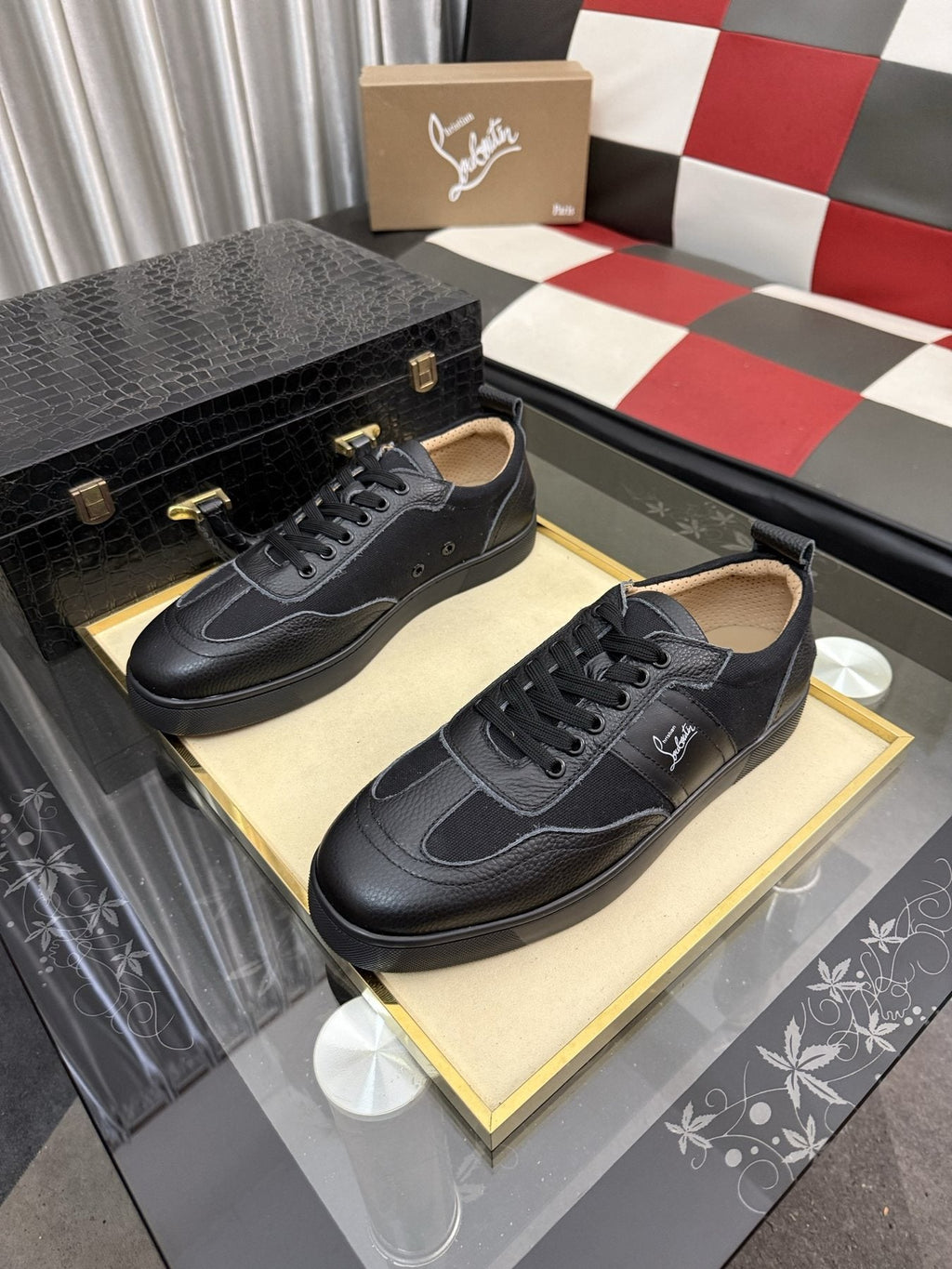Christian Louboutin Script-Accent Low-Top Sneakers — front