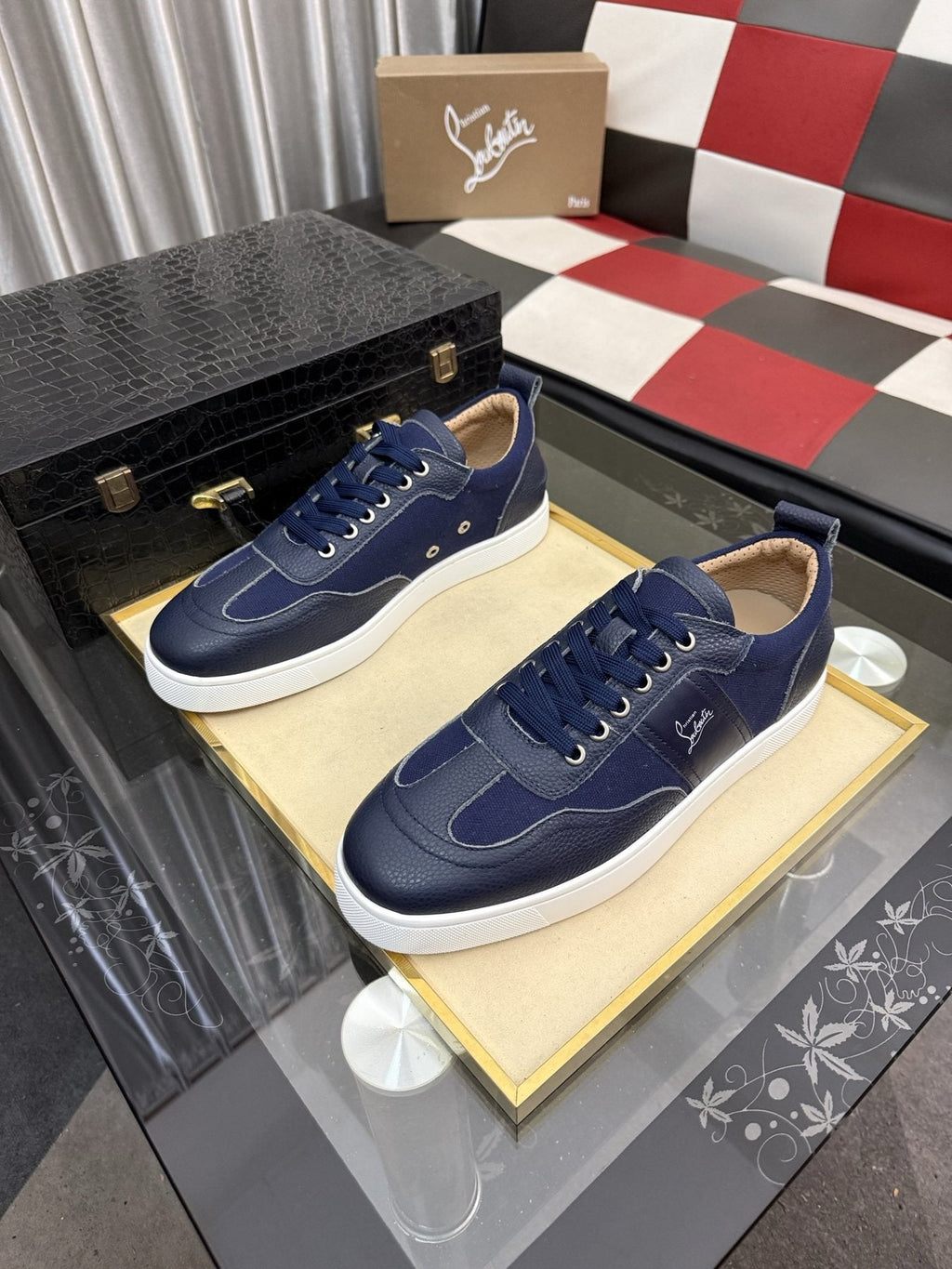 Christian Louboutin Script-Accent Low-Top Sneakers — front