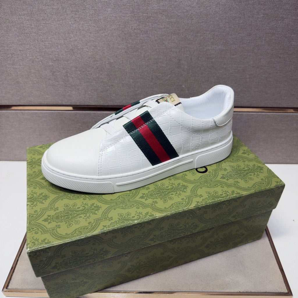 Gucci Green and Red Stripe Low-Top Sneakers — front