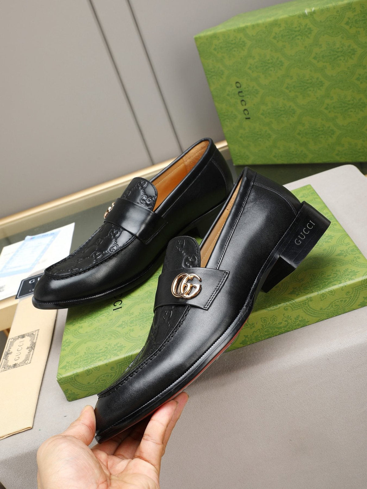 Gucci Black Logo Hardware Loafers — front