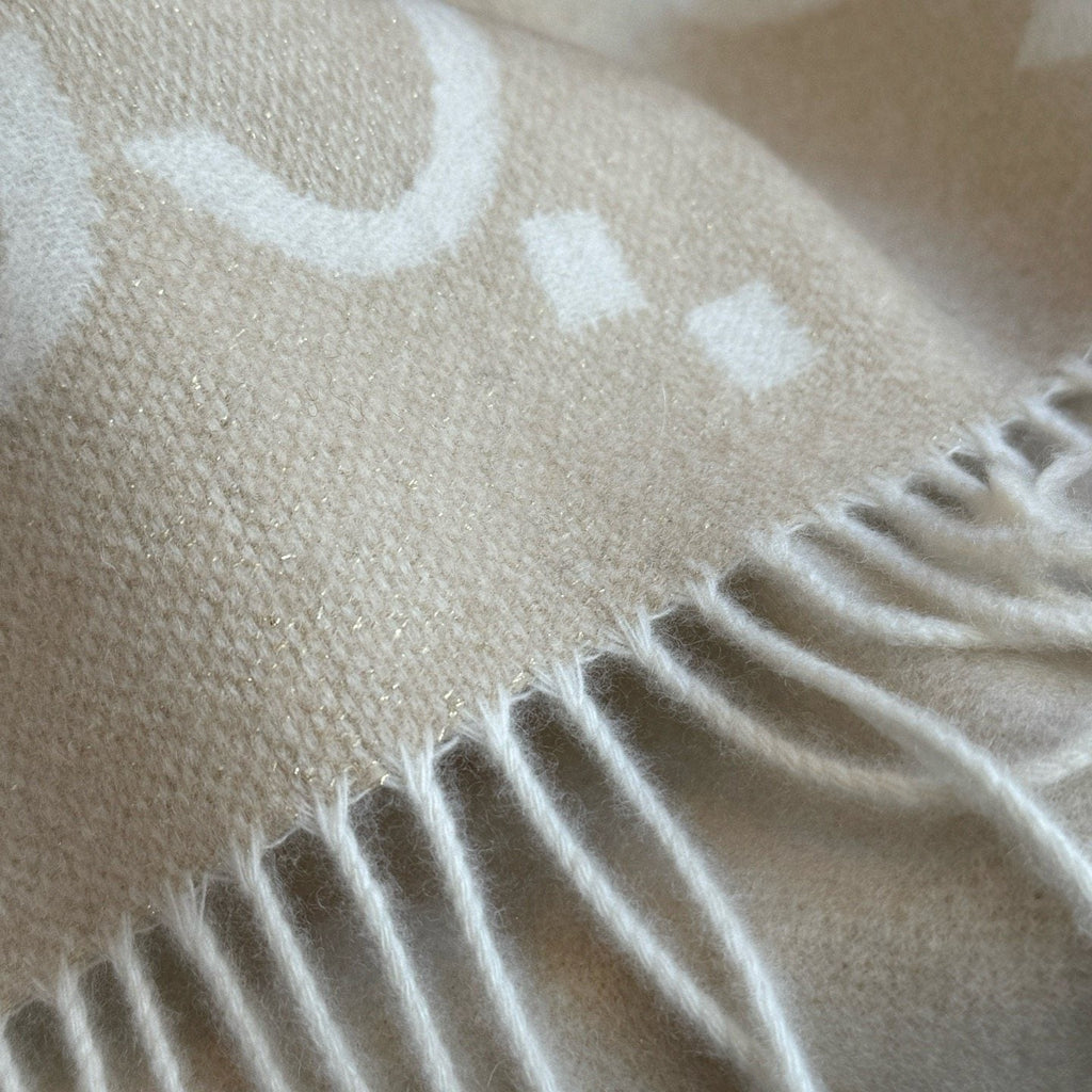 Gucci Beige & Ivory Fringed Scarf — detail