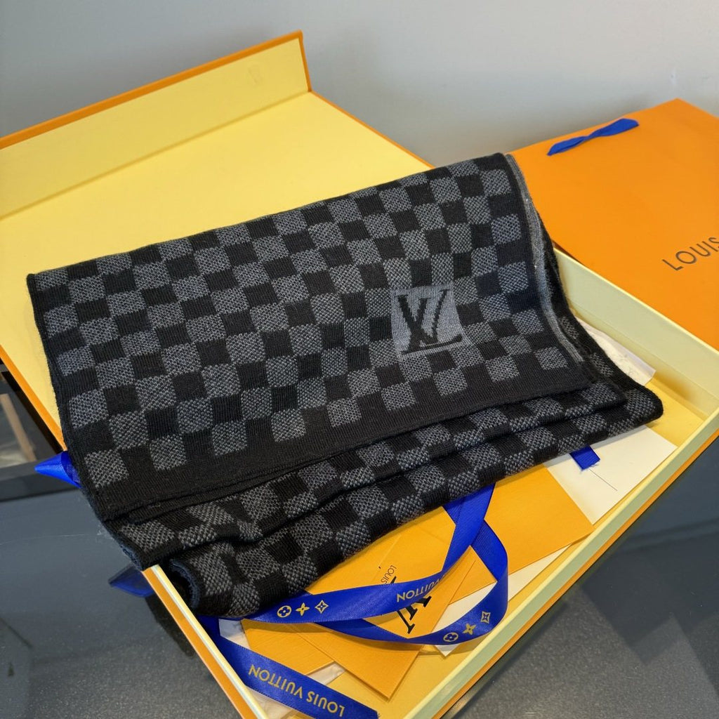 Louis Vuitton Black and Charcoal Checkerboard Scarf — detail