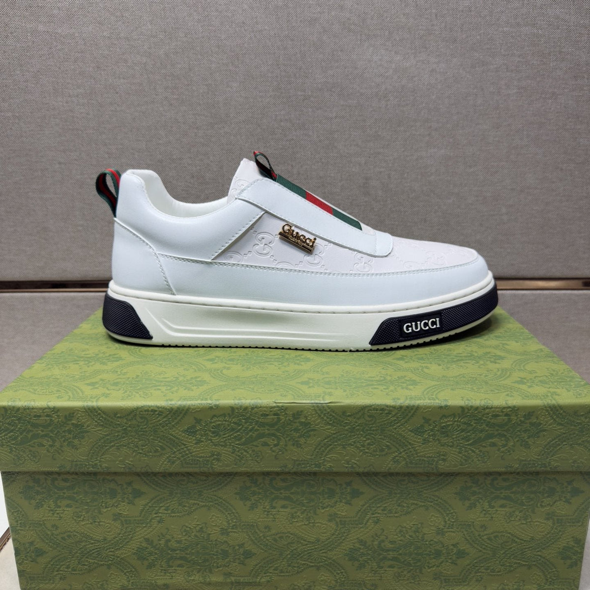 Gucci Green and Red Stripe Low-Top Sneakers — side