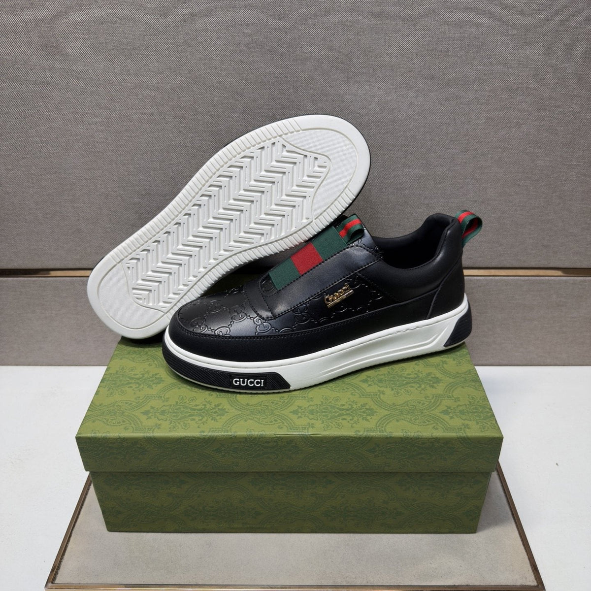 Gucci Green and Red Stripe Low-Top Sneakers — back