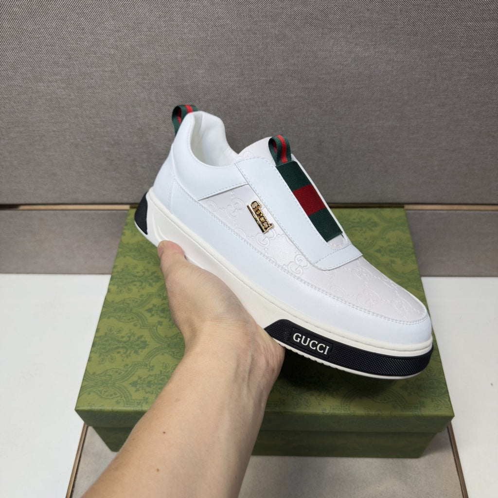 Gucci Green and Red Stripe Low-Top Sneakers — model
