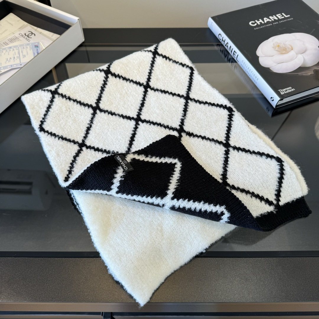 Chanel Black & White Diamond Knit Scarf — side