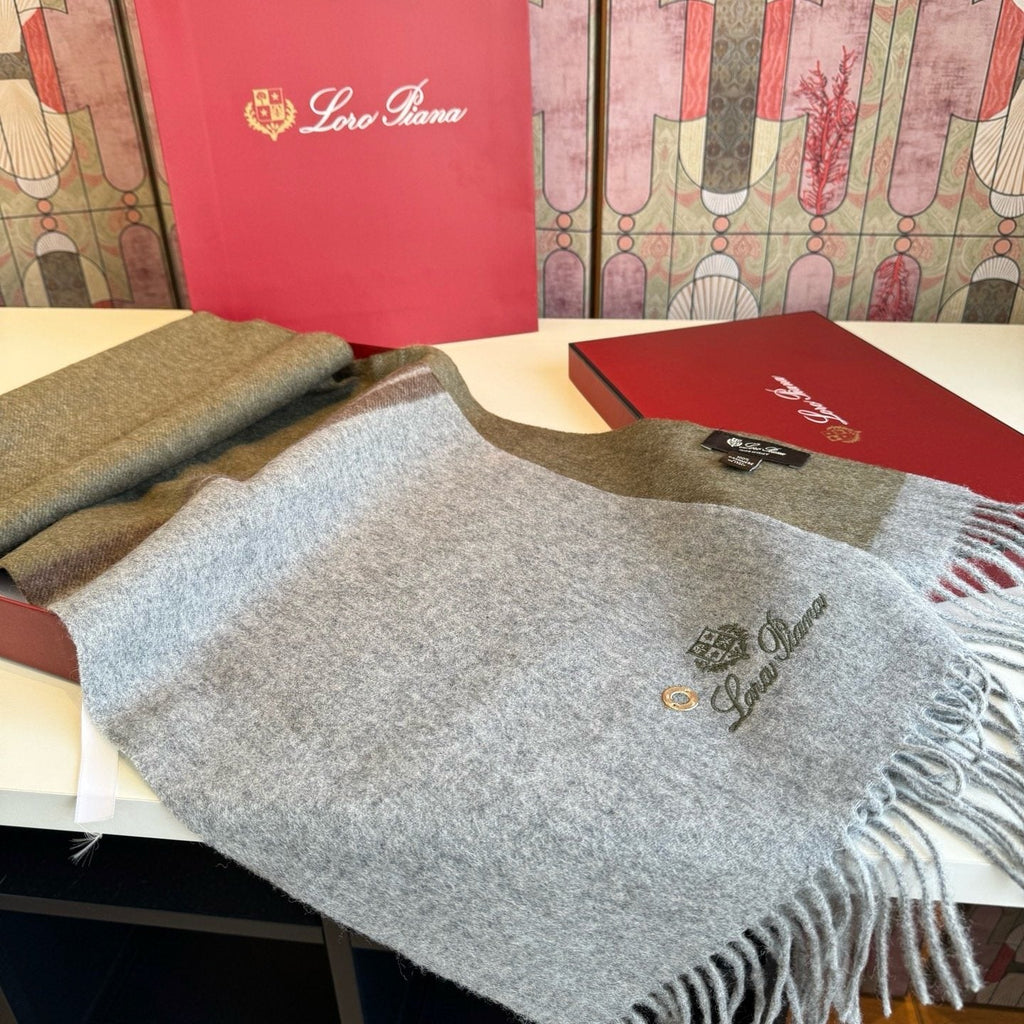 Loro Piana Reversible Fringed Scarf — detail