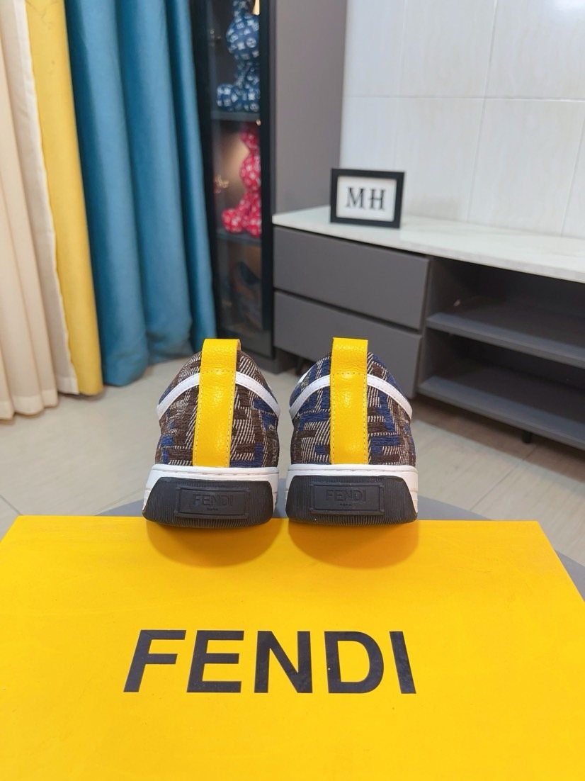 FENDI Patterned Panel Low-Top Sneakers — front