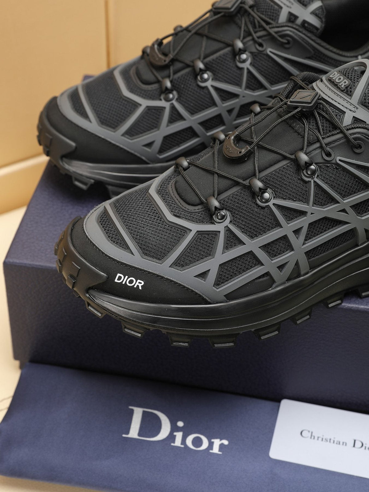 Dior B31 Runner White and Light Gray Sneakers — side