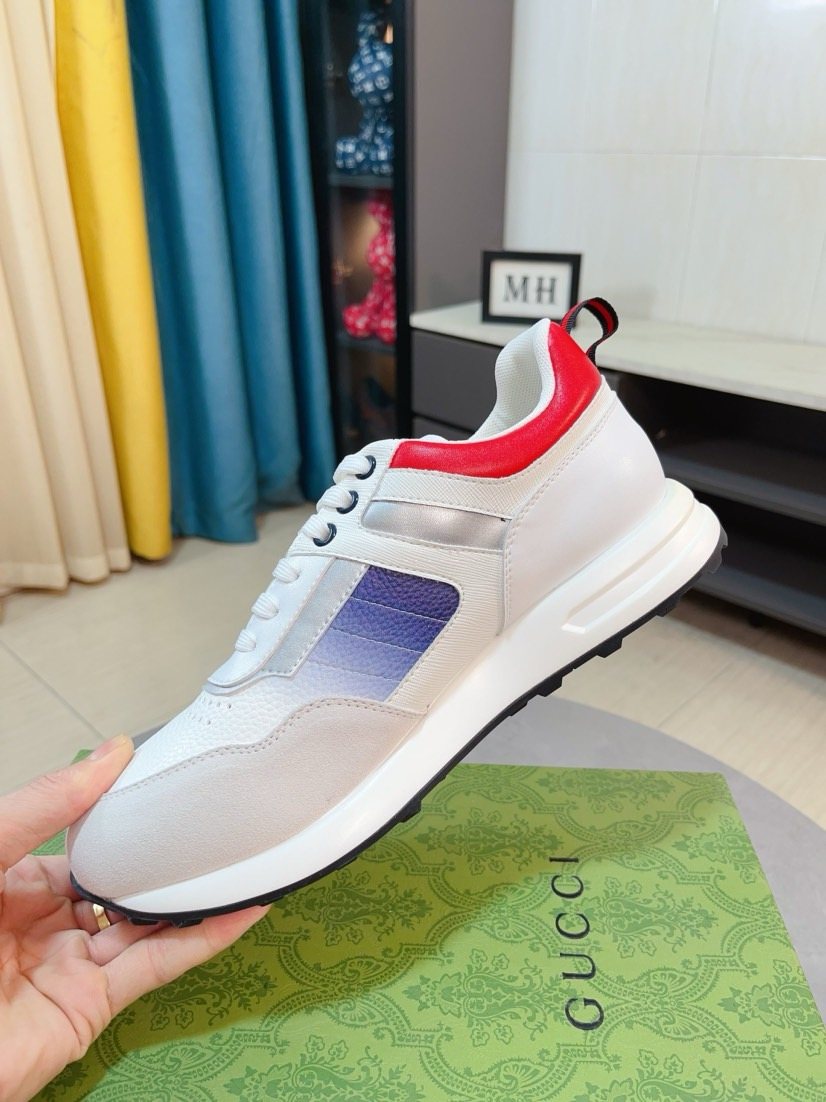 Gucci Contrast Panel Low-Top Sneakers — detail