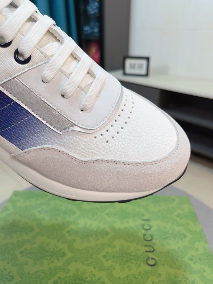 Gucci Contrast Panel Low-Top Sneakers — detail