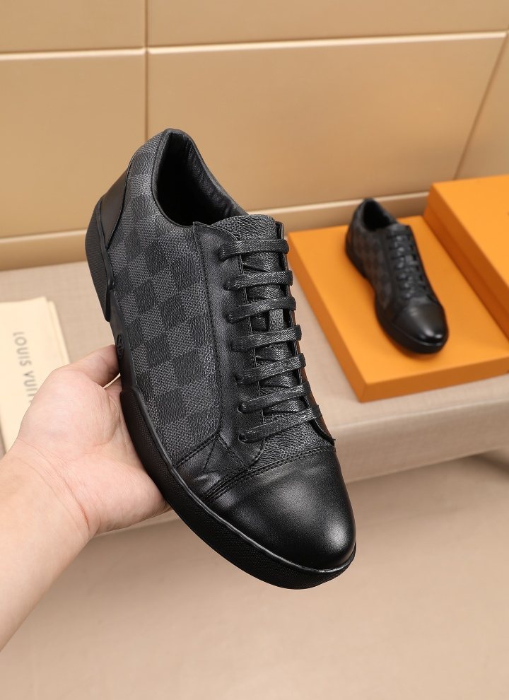 Louis Vuitton Checkered Leather Low-Top Sneakers — model