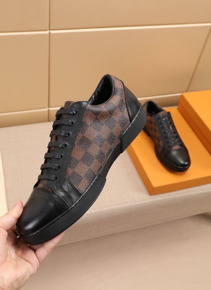 Louis Vuitton Checkered Leather Low-Top Sneakers — model