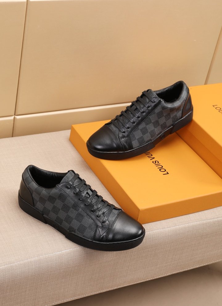 Louis Vuitton Checkered Leather Low-Top Sneakers — model