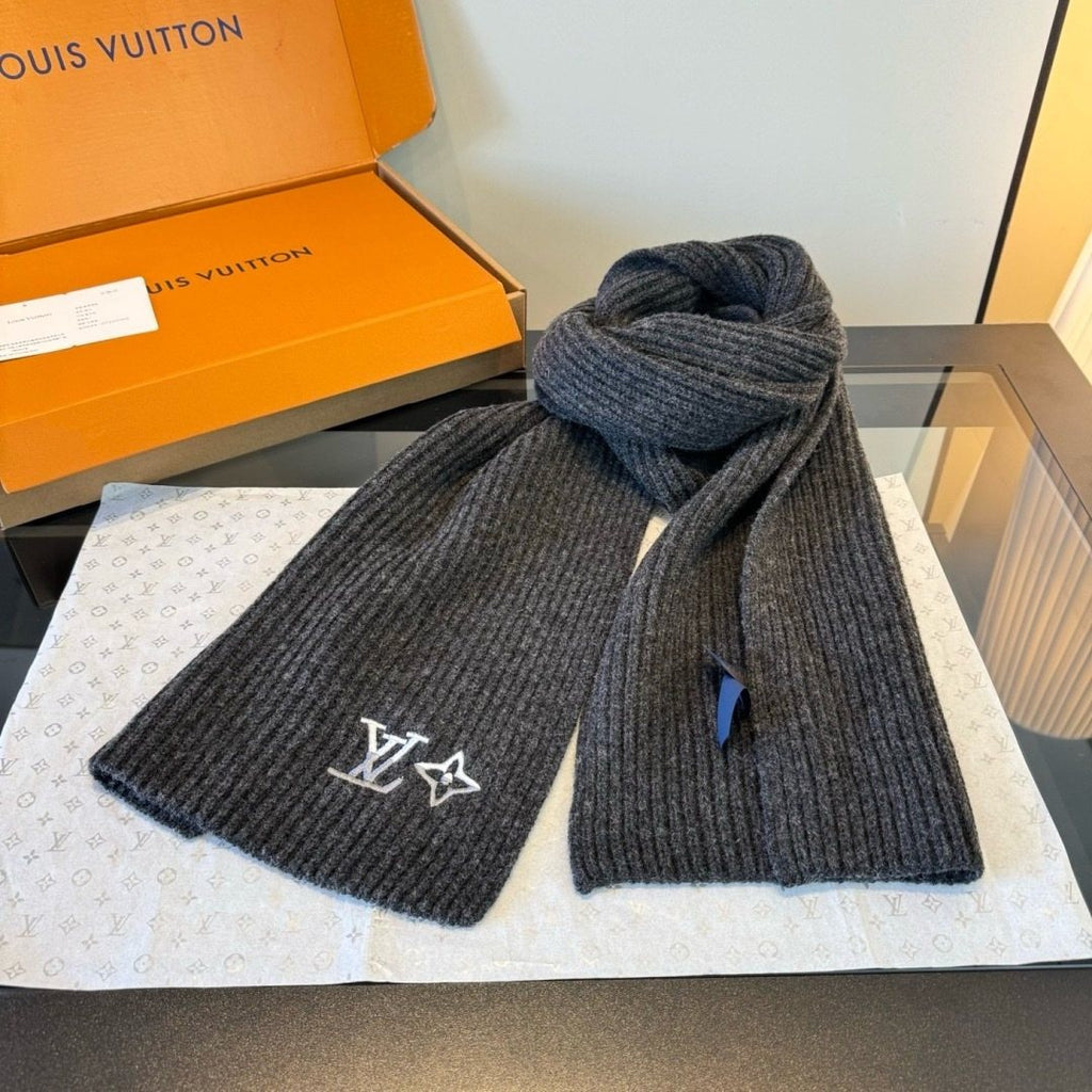 Louis Vuitton Rib-Knit Beanie & Scarf Set — side